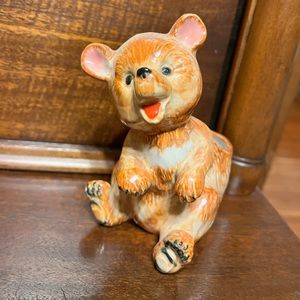 Super cute vintage planter pot